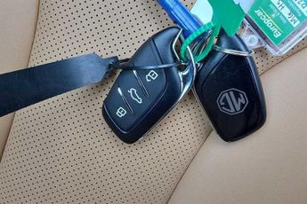 MG MG HS 1.5 T-GDI Trophy SUV 5dr Petrol DCT Euro 6 (s/s) (169 ps)