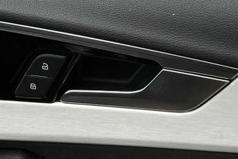 AUDI A4 2.0 TFSI 35 S line Saloon 4dr Petrol S Tronic Euro 6 (s/s) (150 