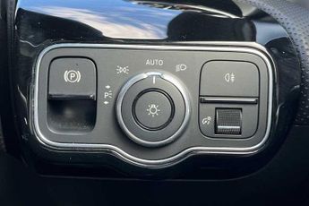 MERCEDES-BENZ A CLASS 1.3 A250e 15.6kWh AMG Line (Premium 2) Hatchback 5dr Petrol Plug