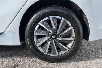HYUNDAI IONIQ 38.3kWh Premium Hatchback 5dr Electric Auto (136 ps)