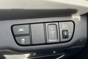 HYUNDAI IONIQ 38.3kWh Premium Hatchback 5dr Electric Auto (136 ps)