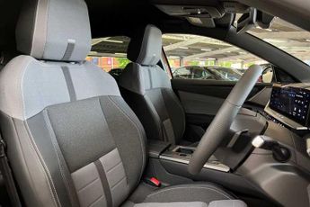 VAUXHALL GRANDLAND 1.2 Ultimate SUV 5dr Petrol Hybrid e-DCT Euro 6 (s/s) (145 ps)