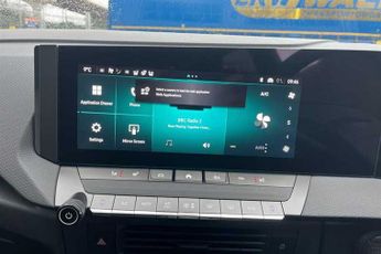 Vauxhall Astra Electric 54kWh Ultimate Hatchback 5dr Electric Auto (156 ps)
