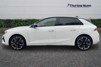 Vauxhall Astra Electric 54kWh Ultimate Hatchback 5dr Electric Auto (156 ps)