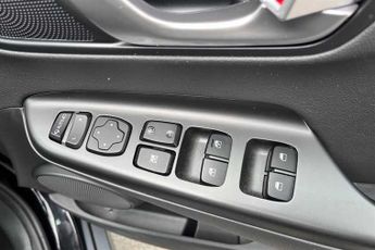 Hyundai KONA 64 kWh (204 PS) Ultimate 5 Door Electric SUV Automatic *** 1 Own