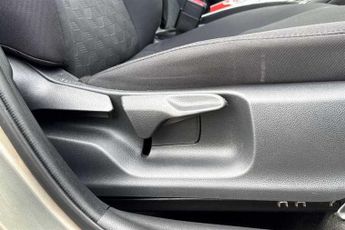 TOYOTA YARIS 1.5 VVT-h Icon Hatchback 5dr Petrol Hybrid E-CVT Euro 6 (s/s) (1