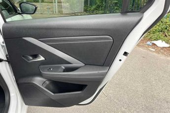Vauxhall Astra Electric 54 kWh (156 PS) GS 5 Door Electric Sports Tourer Automatic 