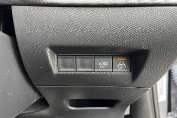 Peugeot E-2008 50 kWh (136 PS) GT 5 Door Electric SUV Automatic *** 1 Owner / F