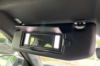 Peugeot E-2008 50 kWh (136 PS) GT 5 Door Electric SUV Automatic *** 1 Owner / F