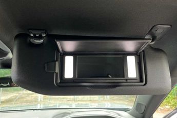 Peugeot E-2008 50 kWh (136 PS) GT 5 Door Electric SUV Automatic *** 1 Owner / F