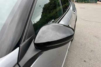Peugeot E-2008 50 kWh (136 PS) GT 5 Door Electric SUV Automatic *** 1 Owner / F