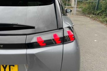 Peugeot E-2008 50 kWh (136 PS) GT 5 Door Electric SUV Automatic *** 1 Owner / F