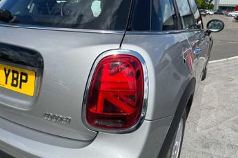 MINI HATCH 1.5 Cooper Classic Hatchback 5dr Petrol Steptronic Euro 6 (s/s) 