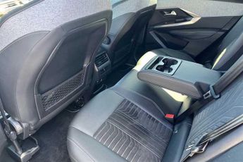 PEUGEOT E-3008 73kWh GT SUV 5dr Electric Auto (210 ps)