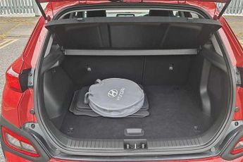 Hyundai KONA 64kWh Premium SUV 5dr Electric Auto (7kW Charger) (204 ps)