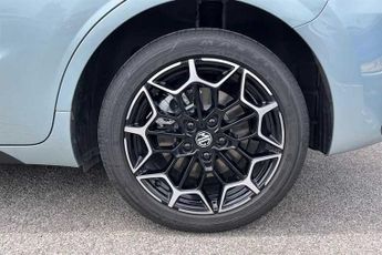 MG MG4 URBAN 53.9kWh Premium Long Range Hatchback 5dr Electric Auto (160 ps)