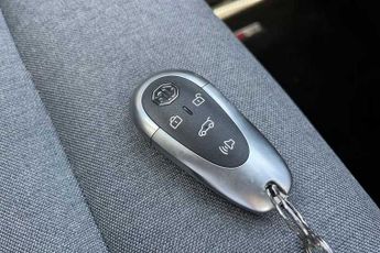 MG MG4 URBAN 53.9kWh Premium Long Range Hatchback 5dr Electric Auto (160 ps)