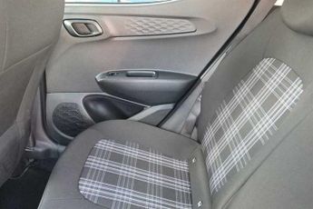 Hyundai i10 1.2 Premium Hatchback 5dr Petrol Auto Euro 6 (s/s) (79 ps)