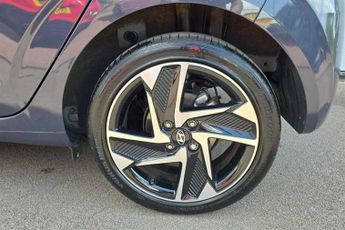 Hyundai i10 1.2 Premium Hatchback 5dr Petrol Auto Euro 6 (s/s) (79 ps)