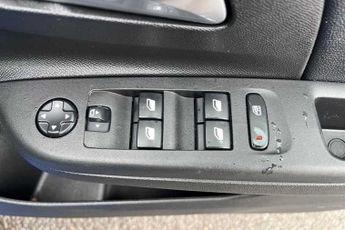 VAUXHALL Corsa Electric 50kWh Elite Nav Hatchback 5dr Electric Auto (7.4Kw Charger) (136