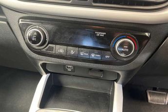 HYUNDAI i10 1.2 Premium Hatchback 5dr Petrol Auto Euro 6 (s/s) (84 ps)
