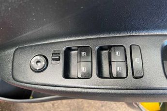 HYUNDAI i10 1.2 Premium Hatchback 5dr Petrol Auto Euro 6 (s/s) (84 ps)