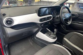 HYUNDAI i10 1.2 Premium Hatchback 5dr Petrol Auto Euro 6 (s/s) (84 ps)