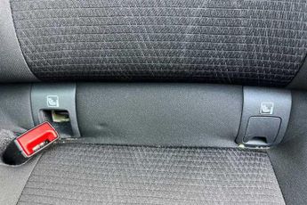 Nissan Qashqai 1.3 DIG-T MHEV N-Connecta SUV 5dr Petrol Hybrid XTRON Euro 6 (s/