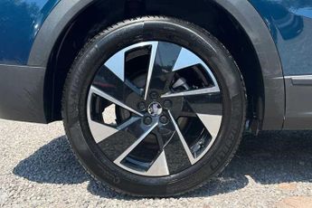 VAUXHALL GRANDLAND 1.2 GS SUV 5dr Petrol Hybrid e-DCT Euro 6 (s/s) (136 ps)