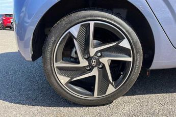 HYUNDAI i10 1.2 Premium Hatchback 5dr Petrol Auto Euro 6 (s/s) (79 ps)