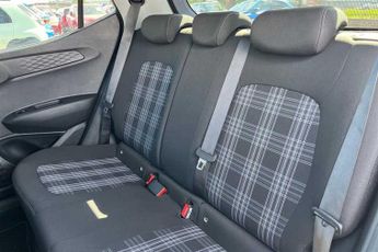 HYUNDAI i10 1.2 Premium Hatchback 5dr Petrol Auto Euro 6 (s/s) (79 ps)