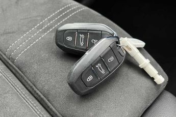 VAUXHALL CROSSLAND 1.2 Turbo Ultimate SUV 5dr Petrol Auto Euro 6 (s/s) (130 ps)