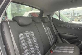 HYUNDAI i10 1.2 Premium Hatchback 5dr Petrol Auto Euro 6 (s/s) (79 ps)