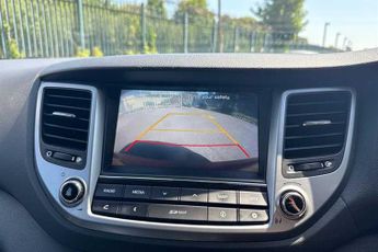 HYUNDAI TUCSON 2.0 CRDi SE Nav SUV 5dr Diesel Auto 4WD Euro 6 (136 ps)