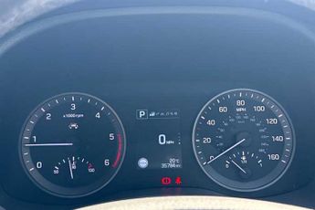 HYUNDAI TUCSON 2.0 CRDi SE Nav SUV 5dr Diesel Auto 4WD Euro 6 (136 ps)