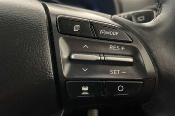 Hyundai KONA 64kWh Premium SE SUV 5dr Electric Auto (7kW Charger) (204 ps)