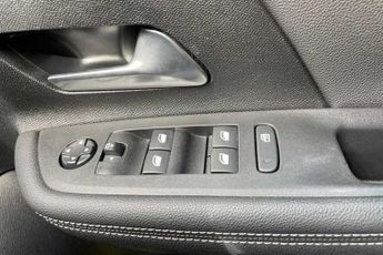 Vauxhall Mokka Electric 50kWh Ultimate SUV 5dr Electric Auto (136 ps)