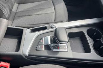 Audi A4 2.0 TFSI 35 Technik Saloon 4dr Petrol S Tronic Euro 6 (s/s) (150