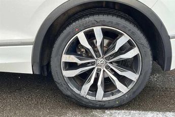 VOLKSWAGEN TIGUAN 2.0 TDI R-Line SUV 5dr Diesel DSG 4Motion Euro 6 (s/s) (150 ps)