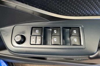TOYOTA C-HR 1.8 VVT-h Icon SUV 5dr Petrol Hybrid CVT Euro 6 (s/s) (122 ps)
