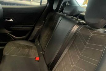 VAUXHALL MOKKA Electric 50kWh Ultimate SUV 5dr Electric Auto (136 ps)