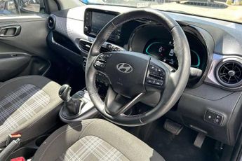 Hyundai i10 1.2 Premium Hatchback 5dr Petrol Auto Euro 6 (s/s) (84 ps)