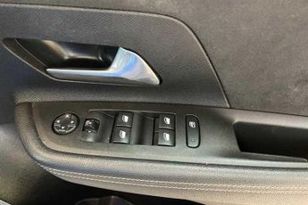 VAUXHALL MOKKA Electric 50kWh Ultimate SUV 5dr Electric Auto (136 ps)