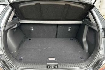 Hyundai KONA 64kWh Premium SUV 5dr Electric Auto (10.5kW Charger) (204 ps)