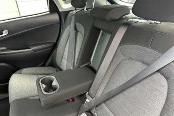 Hyundai KONA 64kWh Premium SUV 5dr Electric Auto (10.5kW Charger) (204 ps)