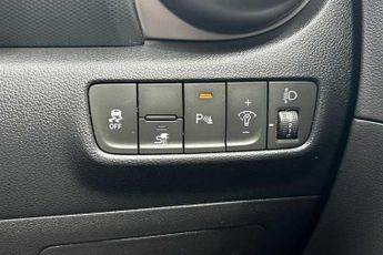Hyundai KONA 64kWh Premium SUV 5dr Electric Auto (10.5kW Charger) (204 ps)