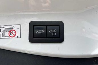 TOYOTA C-HR 1.8 VVT-h Design SUV 5dr Petrol Hybrid CVT Euro 6 (s/s) (140 ps)