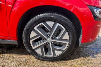 HYUNDAI KONA 64kWh Premium SUV 5dr Electric Auto (10.5kW Charger) (204 ps)