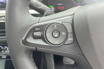 VAUXHALL GRANDLAND 1.6 14.2kWh Ultimate SUV 5dr Petrol Plug-in Hybrid Auto Euro 6 (