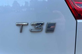 VOLVO XC40 1.5 T3 Inscription SUV 5dr Petrol Auto Euro 6 (s/s) (163 ps)